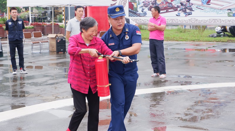 消防应急救援队伍展开了防灾减灾科普“五进”活动
