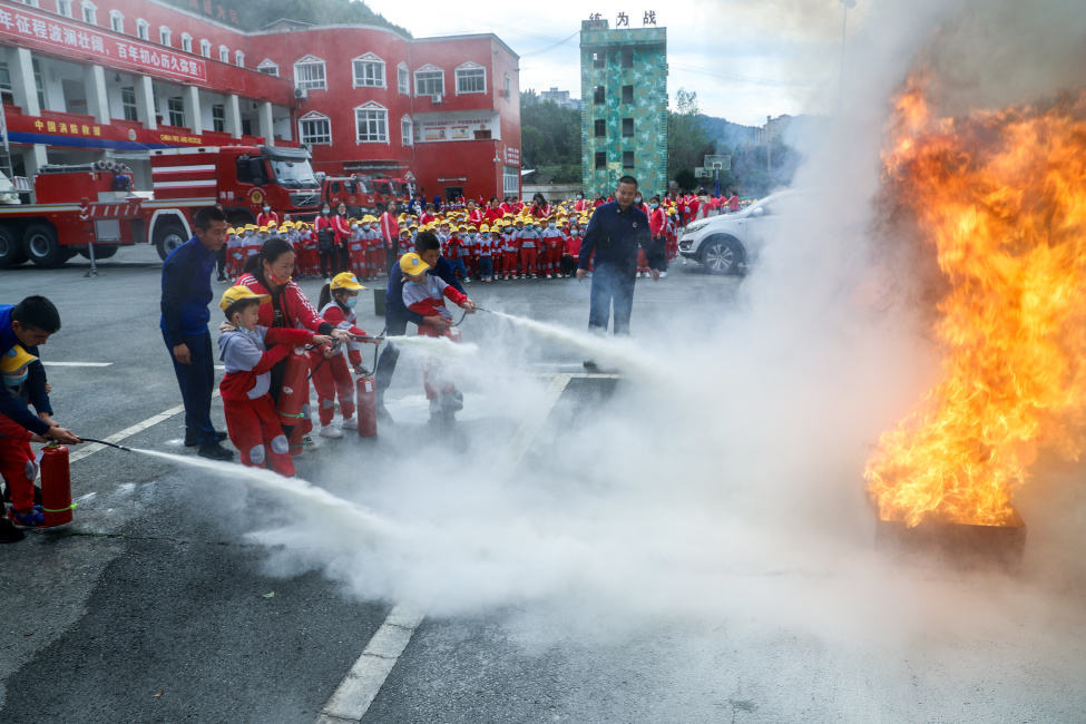 云南应急玖援公司：巴中市民走进消防队站，提升对火灾的防御自救能力